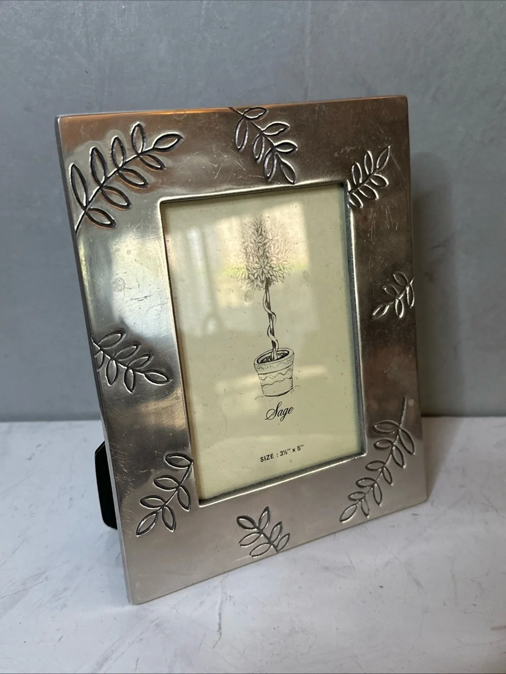 SAGE PEWTER ENGRAVED PHOTO FRAME FITS 3.5X5